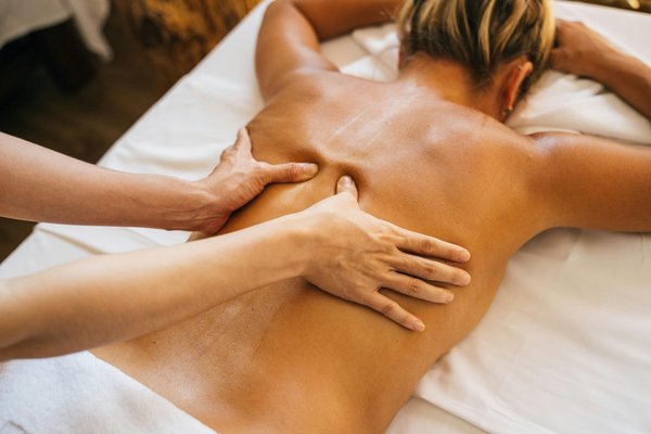 Formation masseuse à domicile : boostez votre carrière en 100 jours !